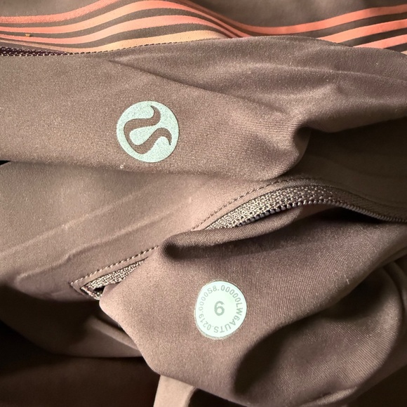 lululemon Speed Limit Crop 23" - Picture 4 of 4